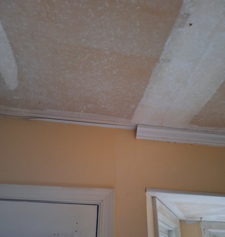 Caulking-Baseboards-Monroy-Remodeling