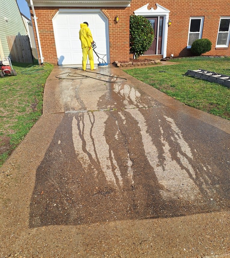 Cleaning-Driveway-Washing-Monroy-Remodeling