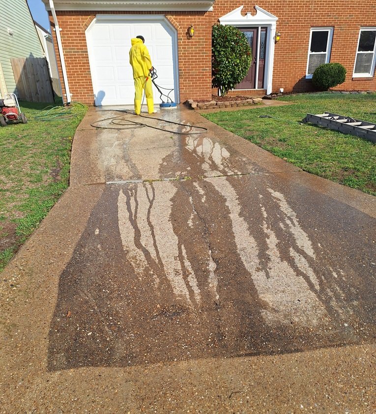 Exterior-Driveway-Cleaning-Monroy-Remodeling