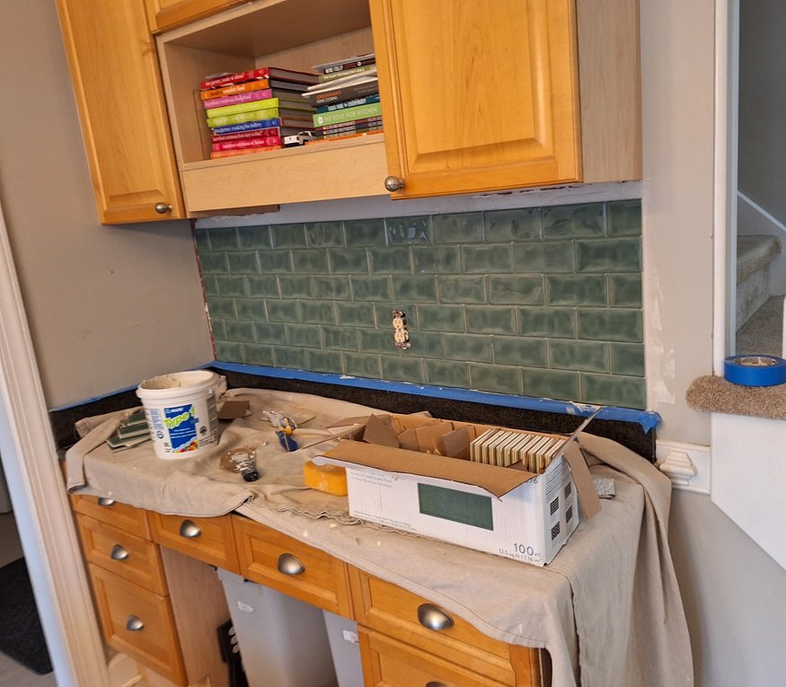 Installation-Kitchen-Backsplash-Monroy-Remodeling